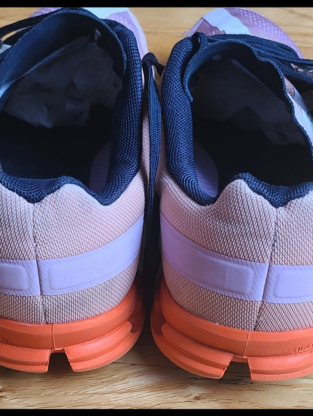 On Running Cloudflow 3 Sz 8 Travel Athleisure Dopamine Dressing Normcore - Picture 10 of 16